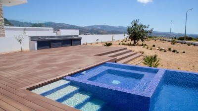 Luxury Homes Overlooking the Endless Blue 
