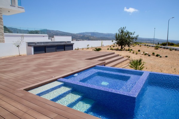 Luxury Homes Overlooking the Endless Blue 