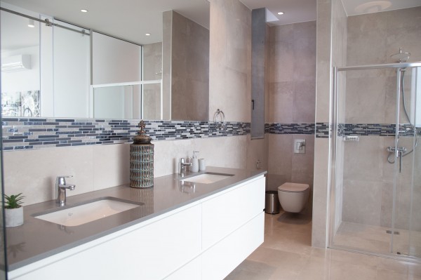 Luxury Homes Overlooking the Endless Blue 