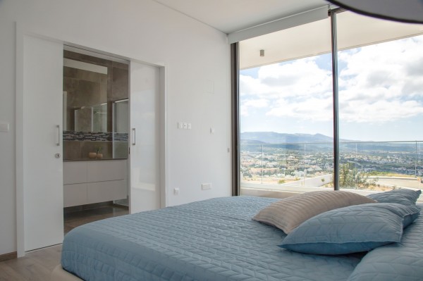 Luxury Homes Overlooking the Endless Blue 
